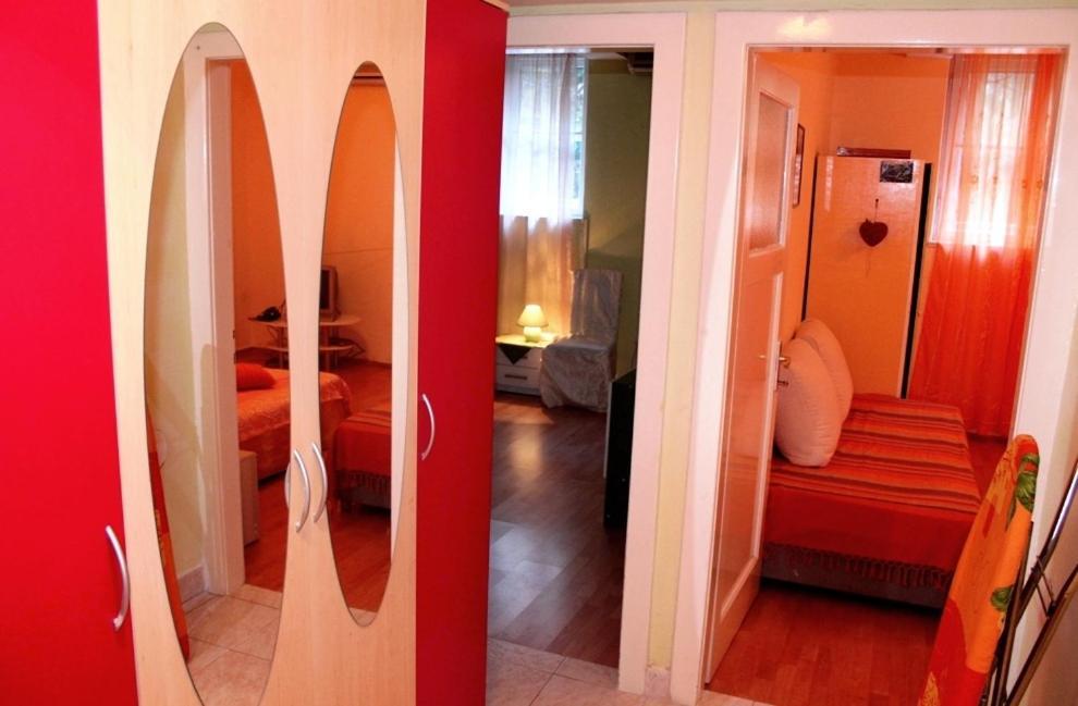 Guest House With Garden - Zuvan سبليت الغرفة الصورة